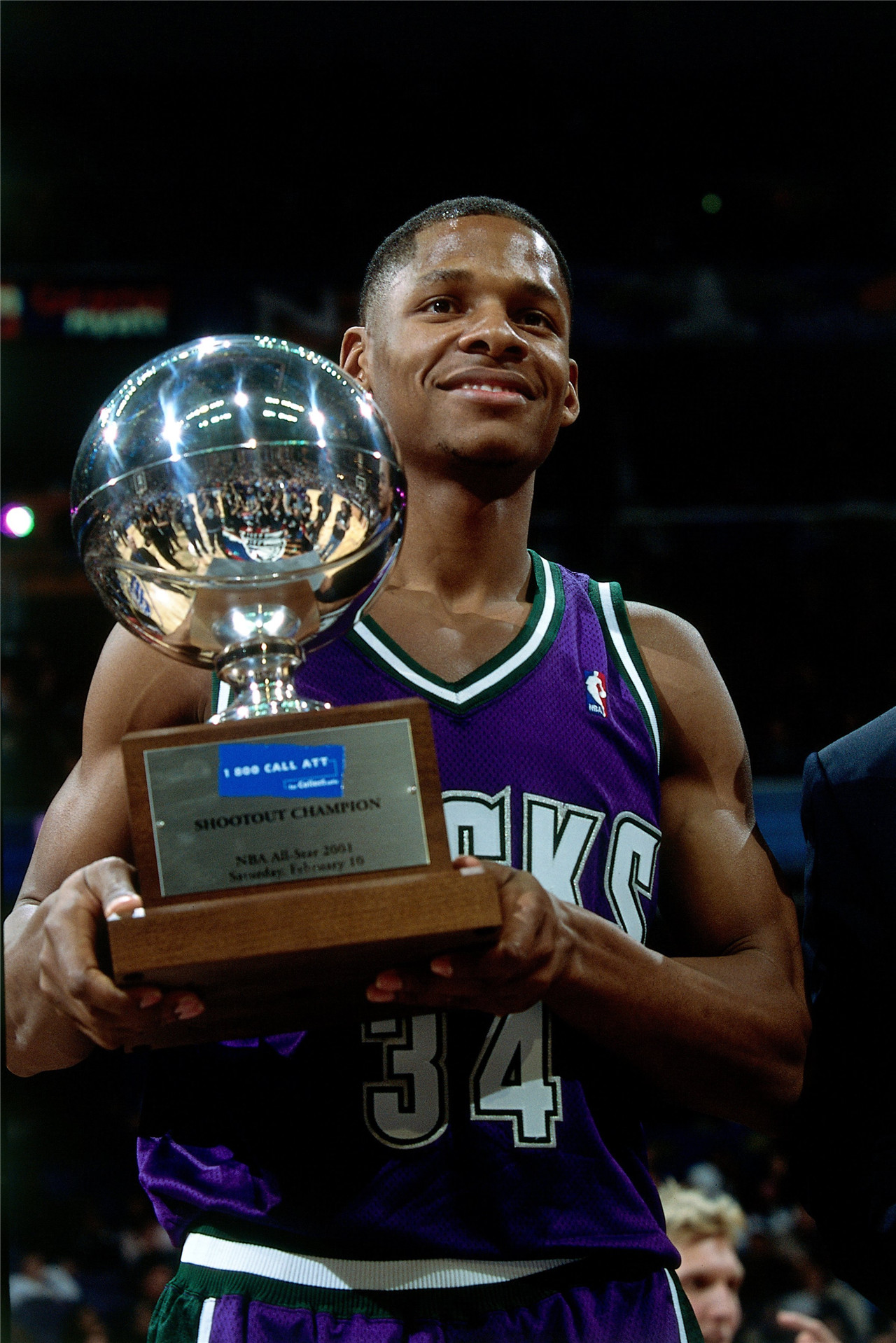 最后的96届谢幕!NBA三分王雷-阿伦宣布退役