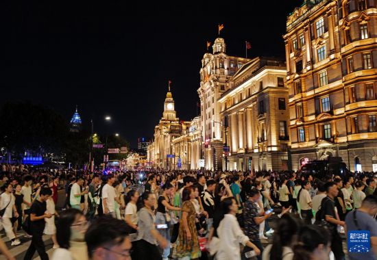 比天气更火热：上海城市夜游升温