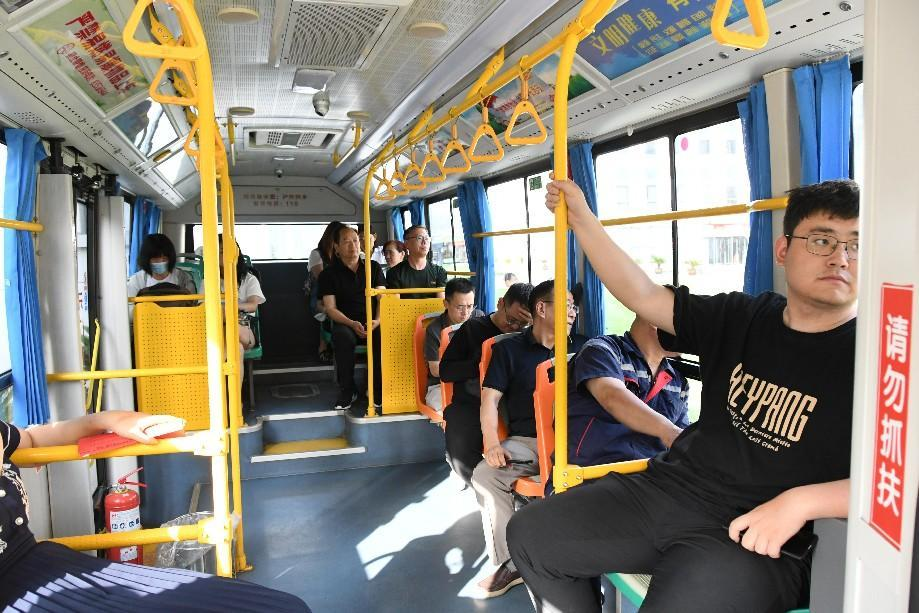 西安浐灞国际港：公交服务“心”升级 “一站式”服务助企行_fororder_图片2