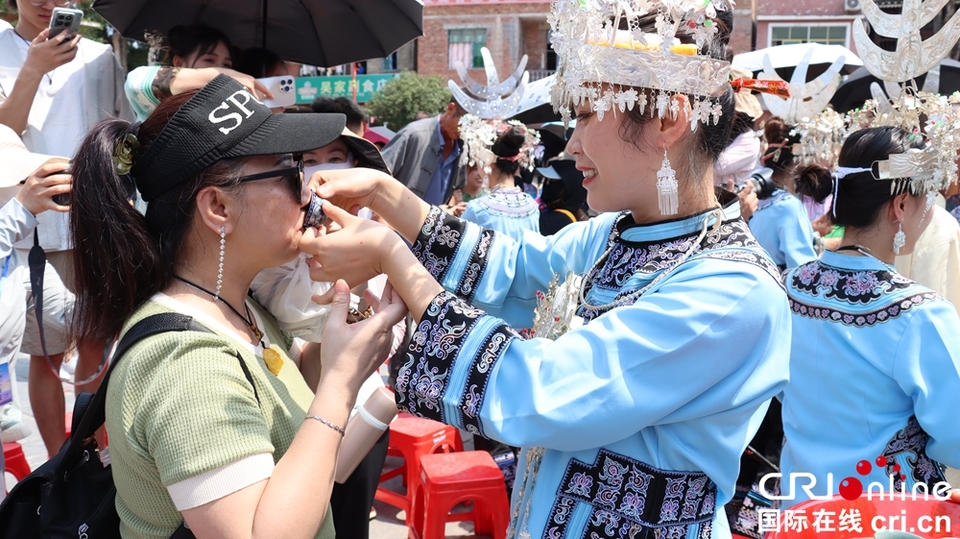 贵州三都：欢庆卯节 共绘“东方情人节”绮丽画卷_fororder_IMG_8052.JPG