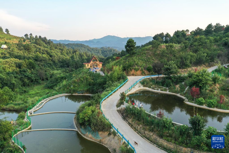 贵州龙里：“清凉山水”带热避暑游