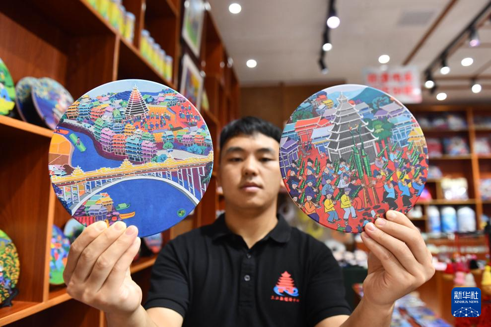 廣西三江:大力發展農民畫産業