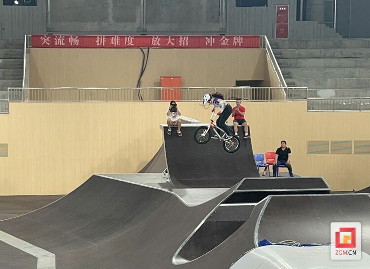 （转载）从自贡出发，征战奥运……祝贺川妹子巴黎夺金！创造中国自由式小轮车历史！