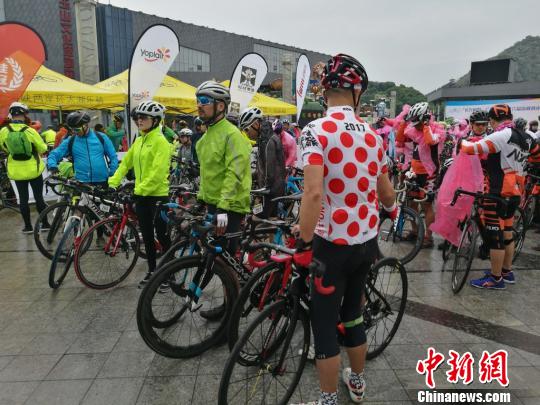 以双轮“丈量”大陆 230余名台湾同胞环太湖骑行