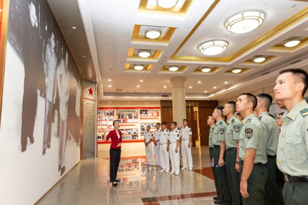 广州珠江宾馆举办“奋进强军梦 红歌颂党恩” 庆“八一”军地企系列活动_fororder_图片1