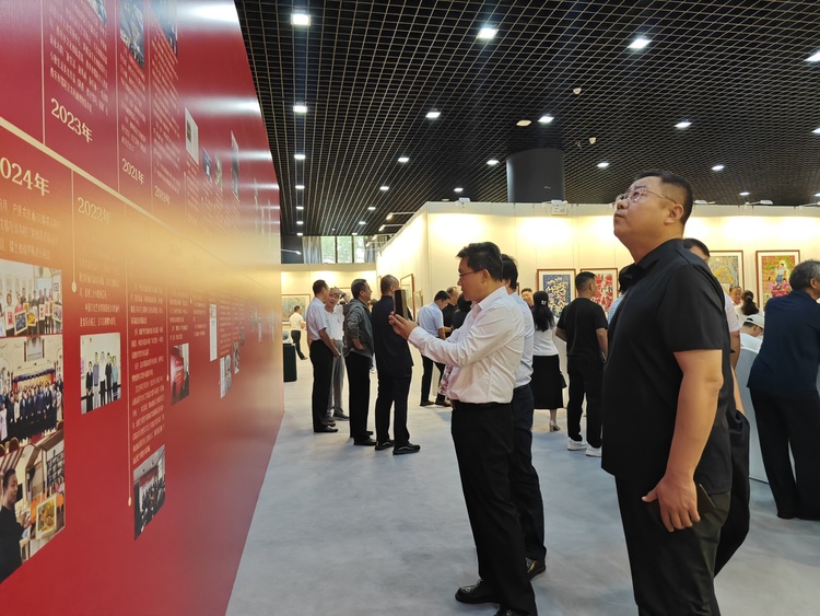 “詩畫鄠邑·品質新區”戶縣農民畫晉京展在民族文化宮開幕_fororder_34