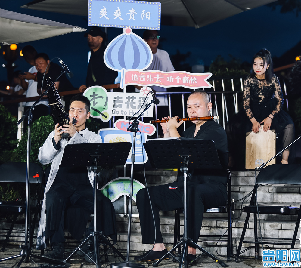 四川音乐学院民族乐团走进贵阳路边音乐会·十字街