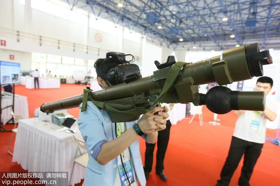 北京：第十一届中国国际国防电子展览会开幕