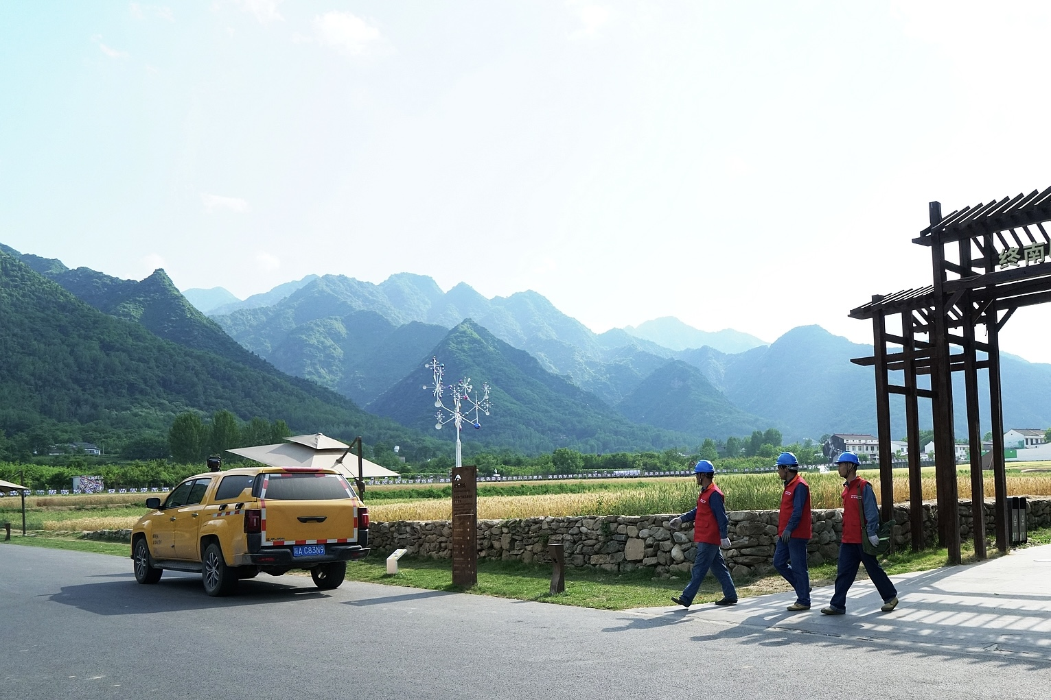 以艺为引 用电托举 秦岭山村走好别样振兴路_fororder_图片4