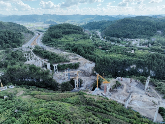 都独同城大道（独山段）正加紧建设 预计明年通车_fororder_20240806112457-NbiFaw-