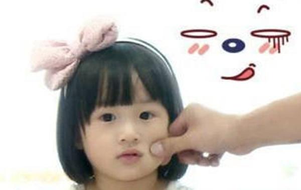 吴尊女儿NeiNei变小女神 没了婴儿肥依然很可爱_娱乐_腾讯网