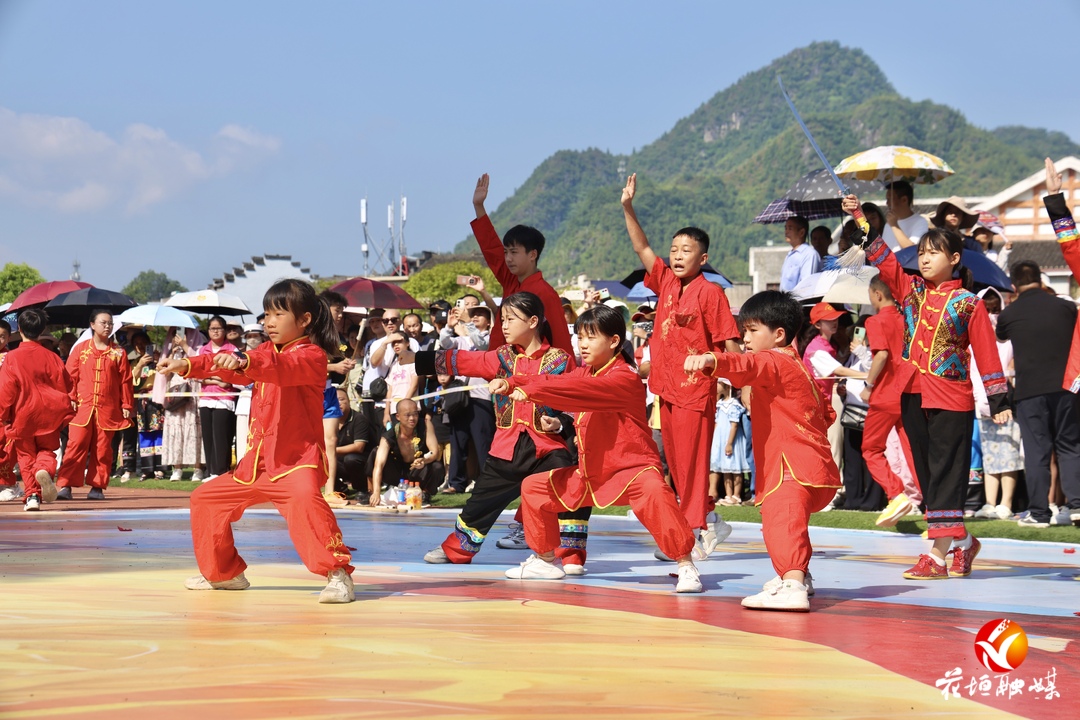 湖南花垣：苗族“赶秋”，盛装鼓乐庆丰收_fororder_22