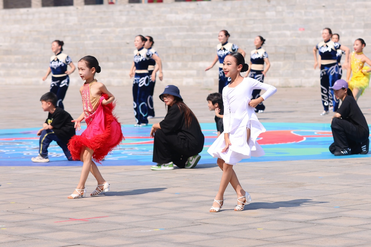 2024年全国健身气功助力乡村振兴志愿服务暨百城千村交流展示活动全国主会场正式启动_fororder_1