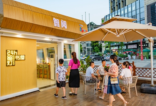 成都温江：为上艺术夜校的市民“留灯”又“留位”_fororder_留灯书屋-供图-_成都市温江区文广体旅局