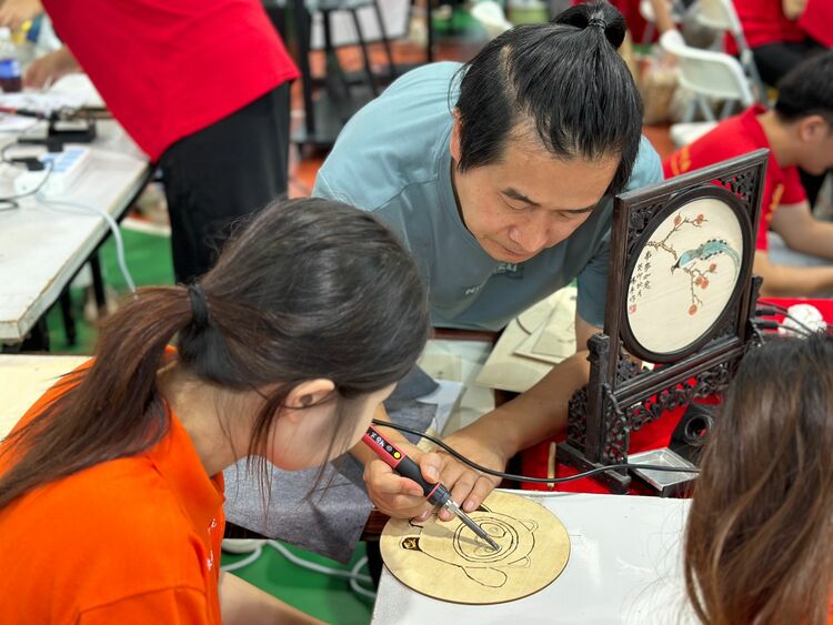 非遗传薪火 七彩启“新”缘！华南农业大学珠江学院喜迎5000余名2024级本科新生_fororder_11