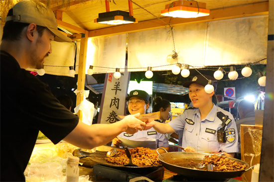 南通如皋警方組織開展夏夜治安巡查宣防第二次集中統一行動_fororder_圖片26