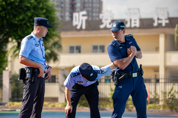 重慶兩江公安“精誠礪劍”教官團：精益求精強技能 礪劍成鋒護平安_fororder_微信圖片_20240910151423