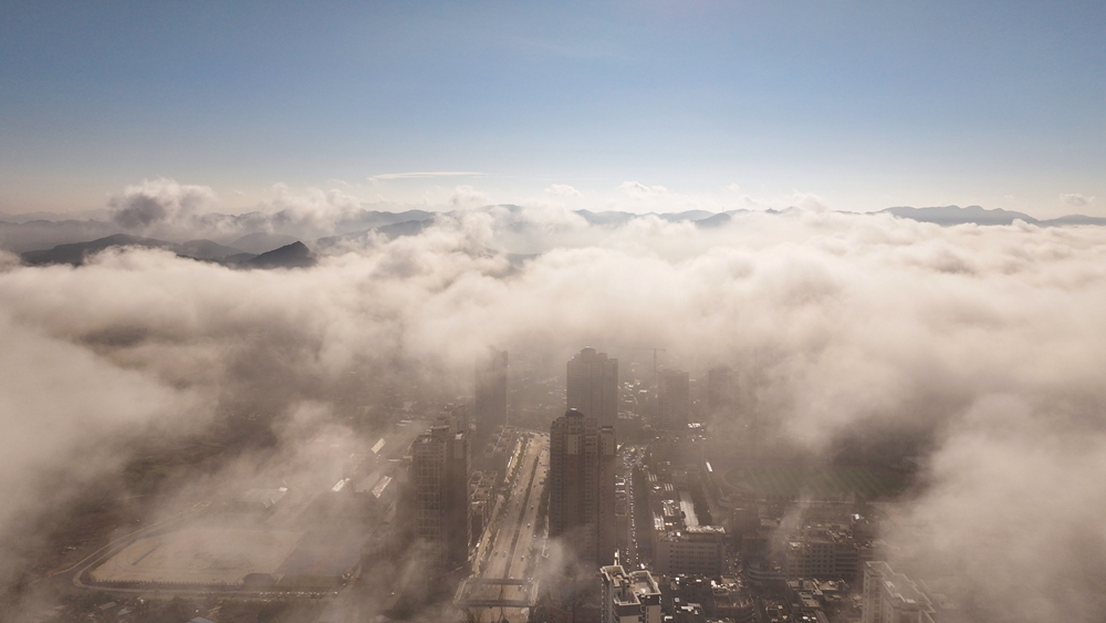 貴州威寧：雲海翻騰如畫卷_fororder_9月6日，威寧雲海美景2。（陳留荃 攝）.JPG