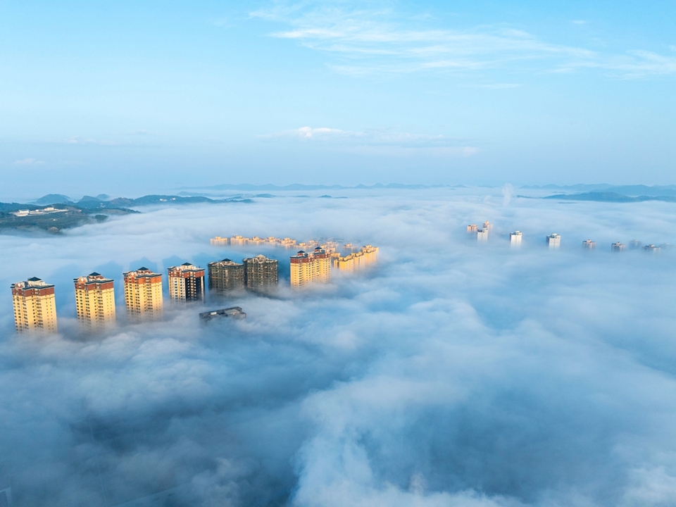 貴州威寧：雲海翻騰如畫卷_fororder_9月6日，威寧雲海美景。（管慶巍 攝）