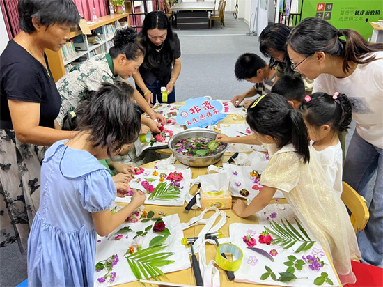 南通如皋市江安镇：书香邂逅非遗 点亮“七彩的夏日”_fororder_图片1