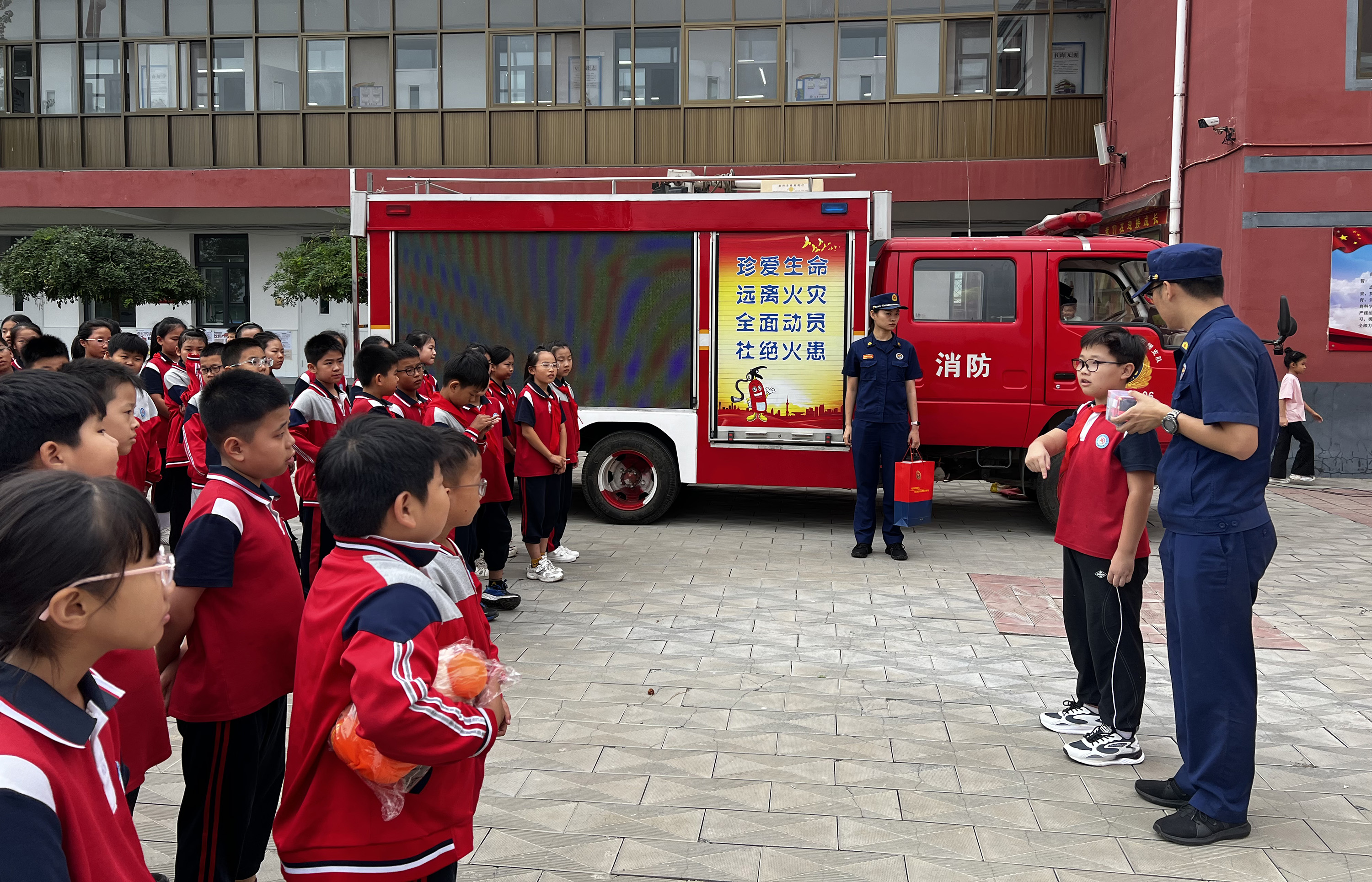 河北高阳：消防知识进校园 安全教育护成长_fororder_1
