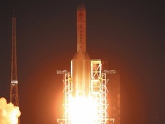 长征五号成功首飞 中国火箭运载能力进入国际先进行列