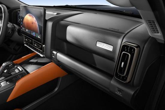 方盒子+复古圆灯造型 第二代哈弗H9将9月19日上市_fororder_image008