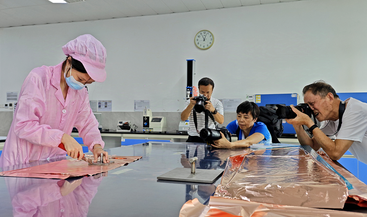 助力江西“1269行動” 全國攝影家走進江西鷹潭銅企采風_fororder_圖片3