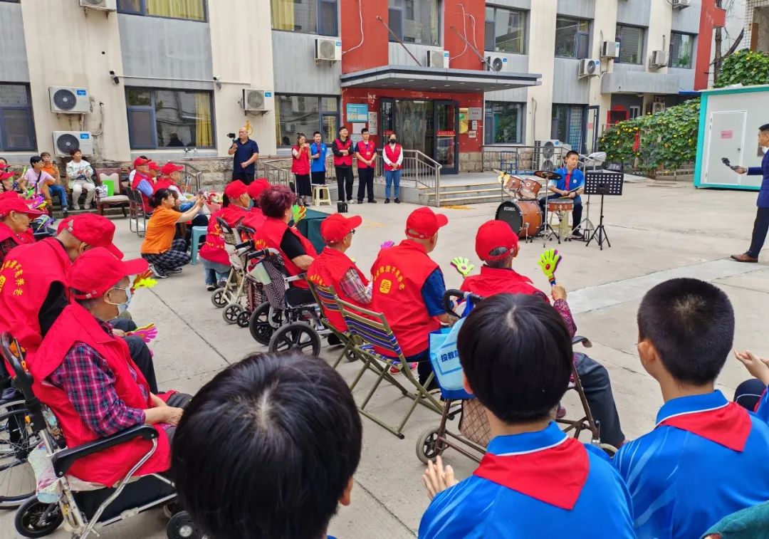青春伴桑榆 欢乐迎中秋 | 二十三中学举办敬老爱老文艺演出