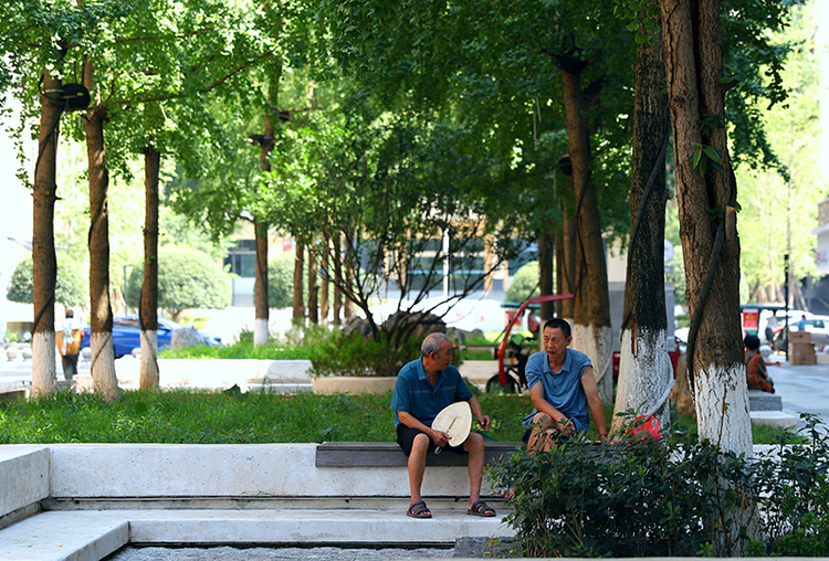 宜宾兴文：建好“口袋公园” 承载“多彩生活”_fororder_古宋江城的运动公园一隅-供图-兴文县委宣传部