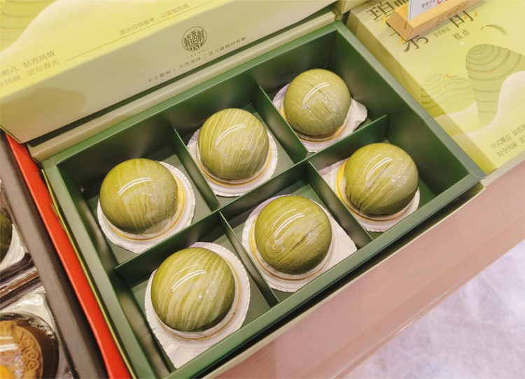 走俏全球的中华老字号 苏州稻香村做对了什么？_fororder_20240112e1c5cfa69da840cda9eaff981d61f4f4_20240112700f7317ae0b4fada7e61a756d857ce9