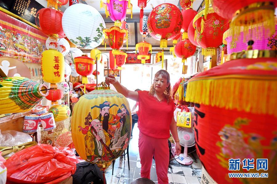 台灣文化走筆：點亮傳統之光的鹿港燈籠鋪