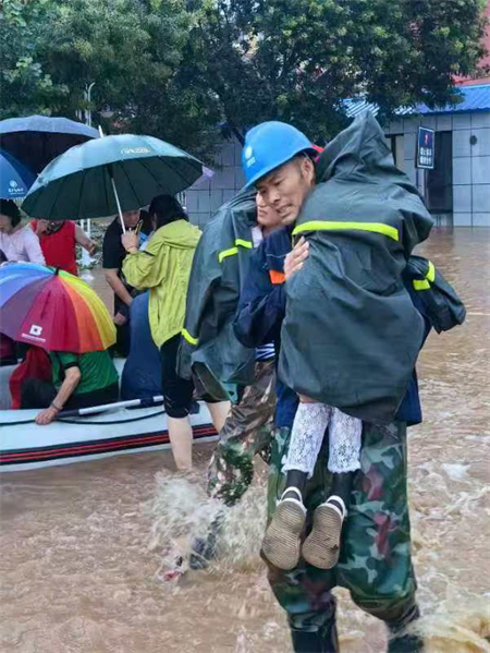 国网辽宁电力：战暴雨保供电在行动_fororder_微信图片_20240821085833