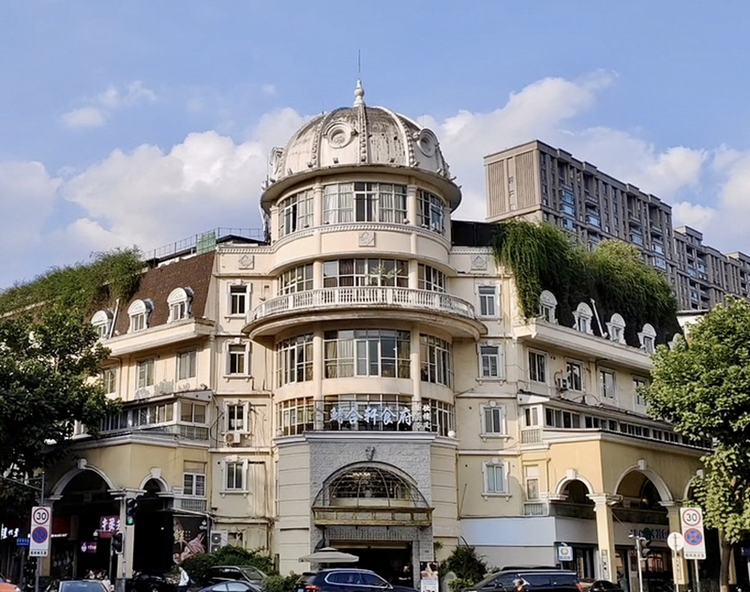 一起来City walk 成都武侯这条黄绿配色的街区饱和度极高_fororder_图片-2