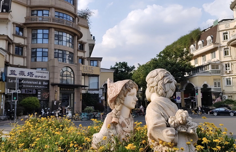 一起来City walk 成都武侯这条黄绿配色的街区饱和度极高_fororder_图片-1