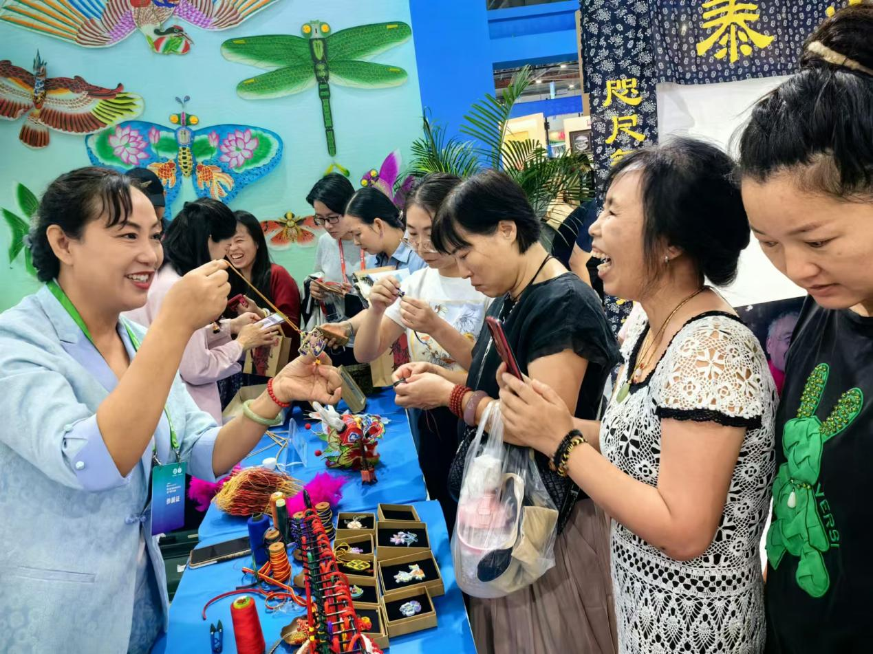 山東非遺閃耀2024“新疆是個好地方”對口援疆非遺展示活動_fororder_圖片3