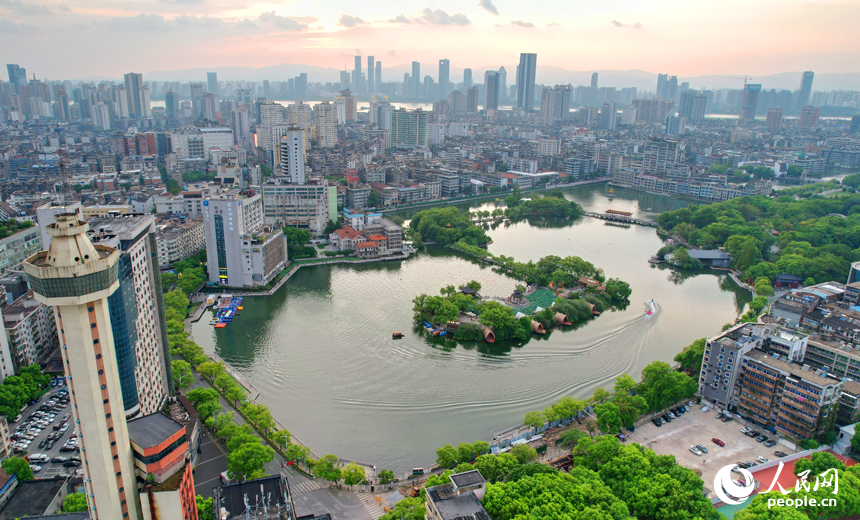 江西南昌：初秋百花洲 美景引客来