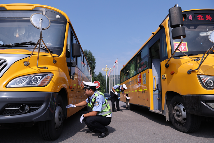 石家庄市鹿泉区：护航开学季 校车安全 大检查_fororder_图4