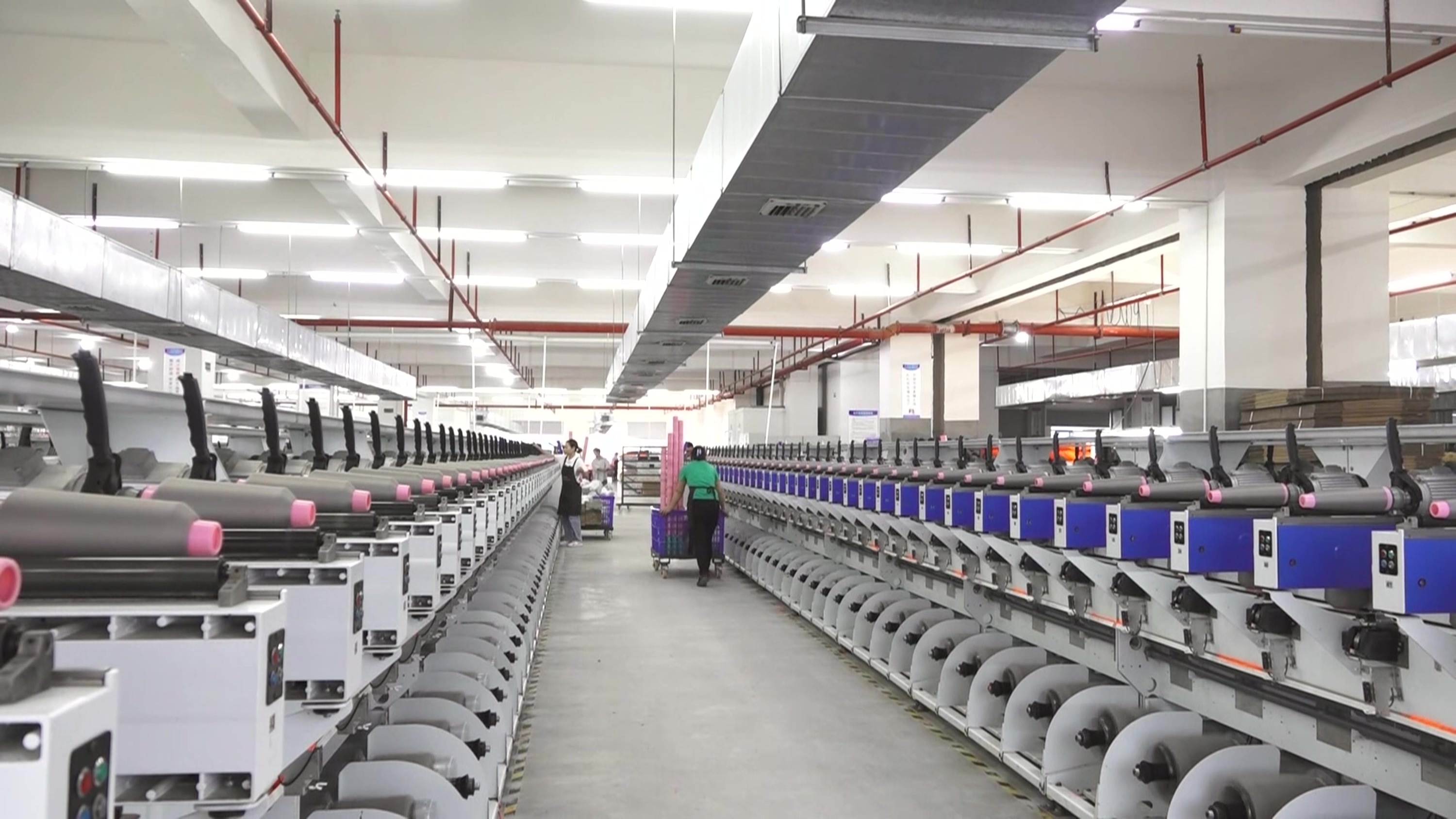 家门口的世界丨乡镇牛仔裤“闯世界” 由小作坊到“服装名城”的华丽蜕变