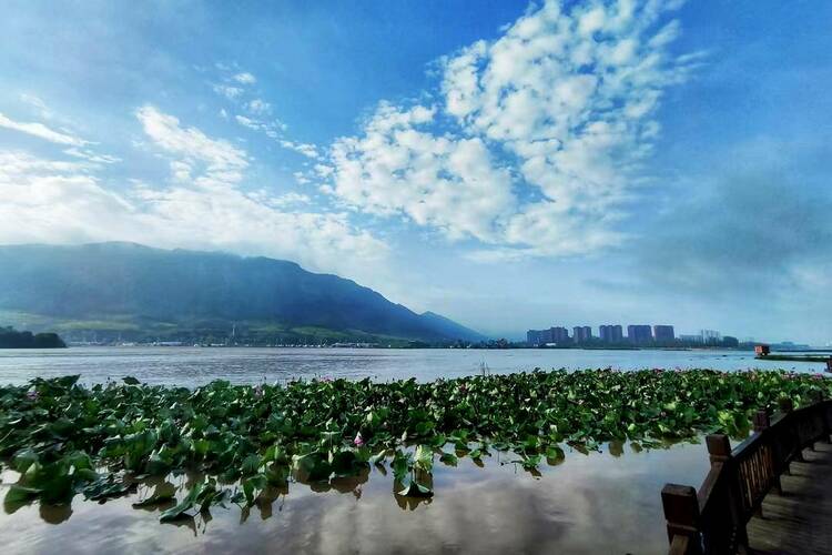 秋水長天共一色！朝陽鳳山淩水美如畫