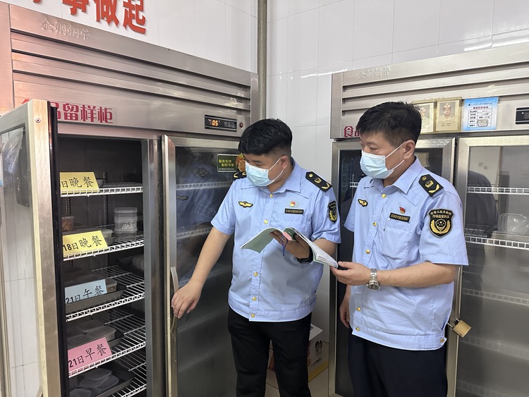 石家莊市裕華區市場監督管理局“三項措施”守護秋季開學校園食品安全_fororder_裕華區市場局供圖2