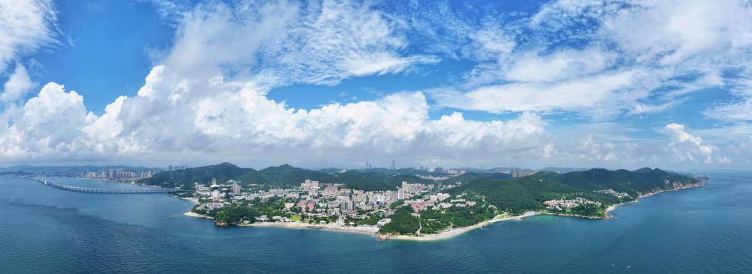 大連：藍天白雲相伴，綠水青山入畫