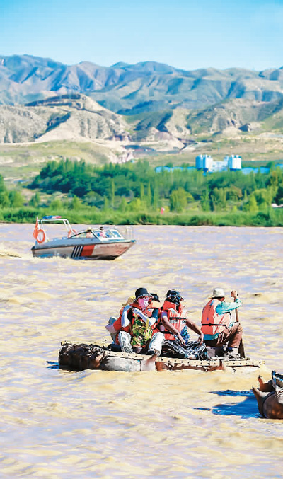 宁夏中卫： 沙坡头“沙里淘金”