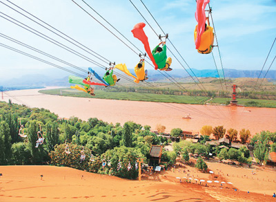 宁夏中卫： 沙坡头“沙里淘金”