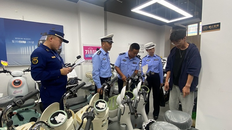 【原创】陇南西和消防联合交警部门开展电动自行车安全隐患专项整治行动_fororder_1