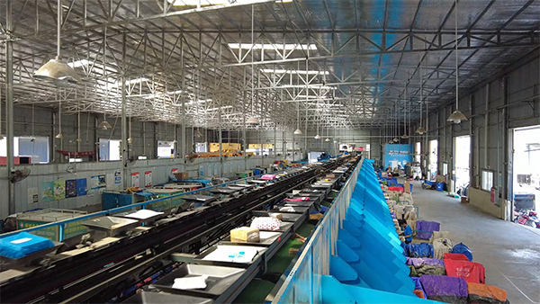 数字经济让简阳高质量发展“新”中有“数”_fororder_中通快递简阳分公司分拣中心（图--简阳融媒）