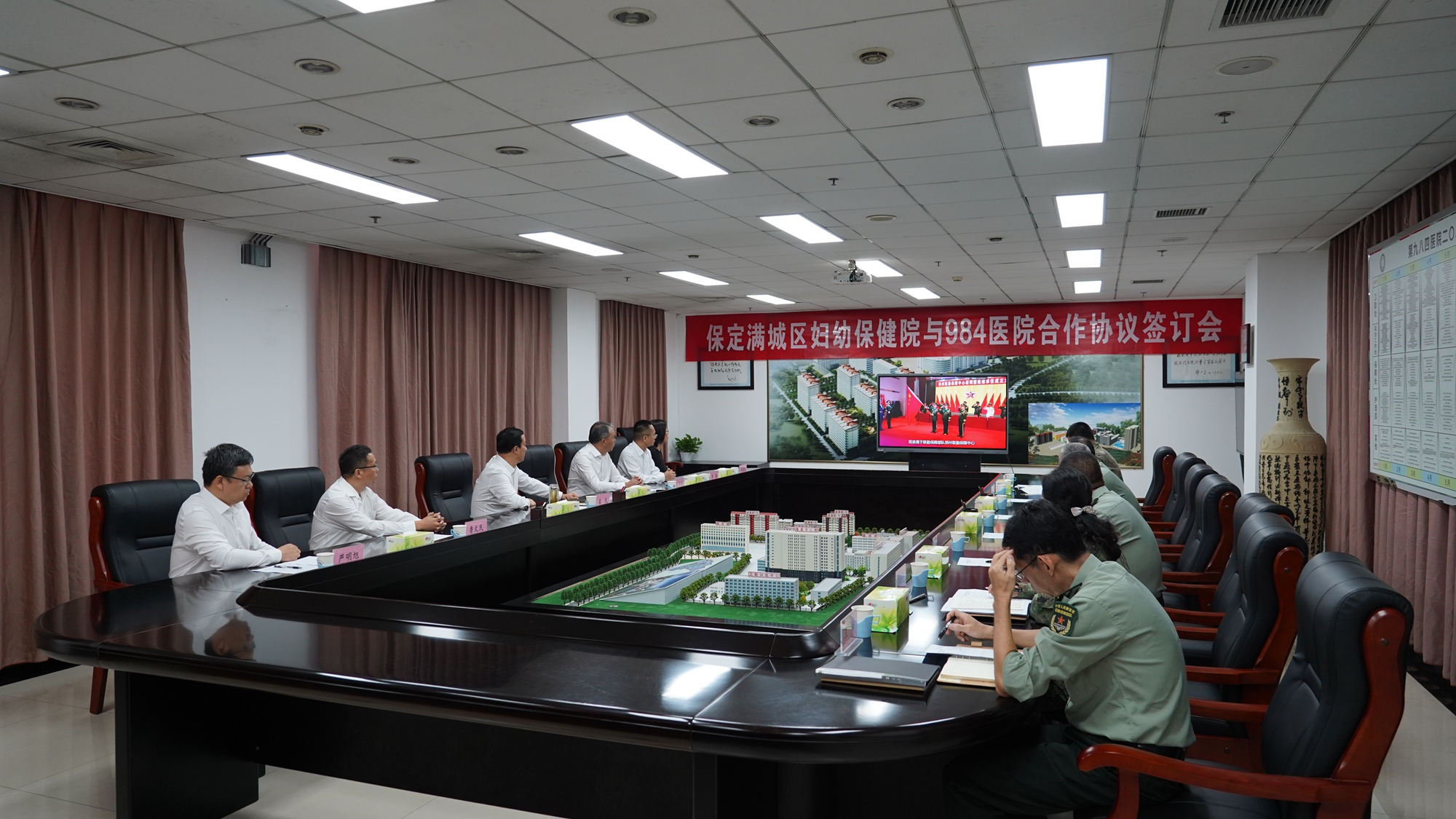 “双争”有我丨保定市满城区：京津冀医疗卫生协同发展结硕果_fororder_中国人民解放军第984医院和满城区妇幼保健院举行合作签约仪式 摄影 高泽涛