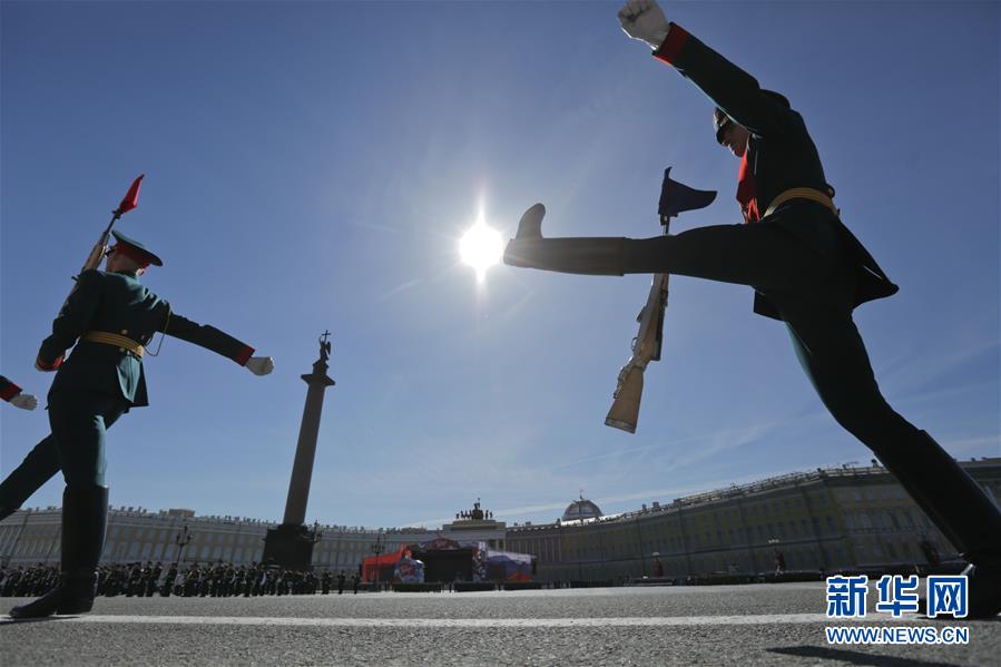 俄罗斯举行红场阅兵纪念卫国战争胜利