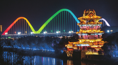 山西临汾：流光溢彩 美不胜收