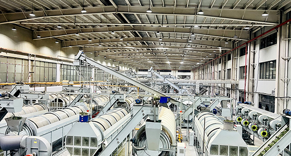 1月至7月成绩亮眼 宜宾筠连经济稳中有升、持续向好_fororder_筠连茶业有限公司生产车间-供图-筠连县委宣传部